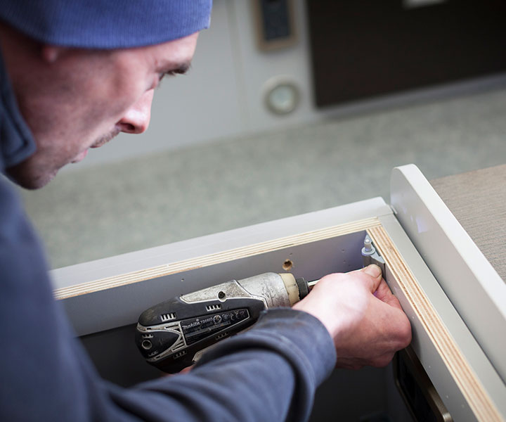 Constructing cabinet