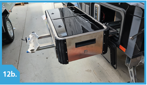 Rotating slide out hob