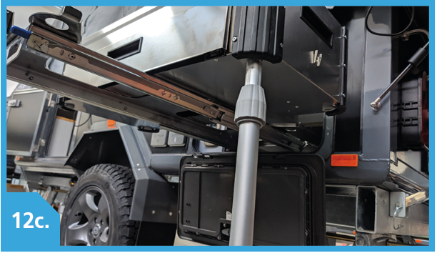 Attaching legs to hob