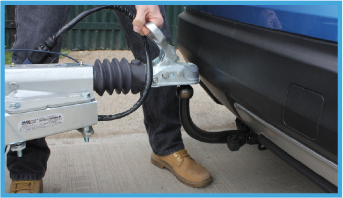 Lifting coupling handle