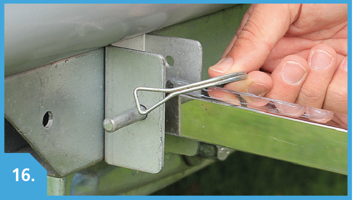 Removing support leg D pins